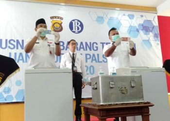 Pemusnahan Uang Palsu yang dilakukan di Kantor KPWBI, Rabu (5/3) / Foto: juanda ampar