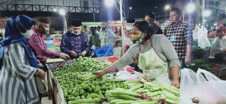 al haris calon gubernur jambi saat blusukan ke pasar induk talang gulo, kota jambi