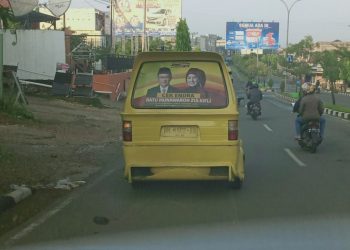 stiker Calon Gubernur Terpampang di Angkutan Kota/ist