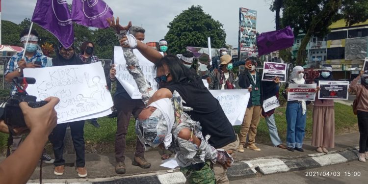 Foto; Aksi Solidaritas AJi kota Jambi dan FPJM