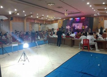 Iya adalah SMA Negeri 1 Tanjung Jabung Barat (Tanjabbar) Ini menggelar acara “The Class Of 21 Great Party” hingga larut malam di aula kantor Bupati setempat. pada Sabtu malam (10/4/2021)/ Ist