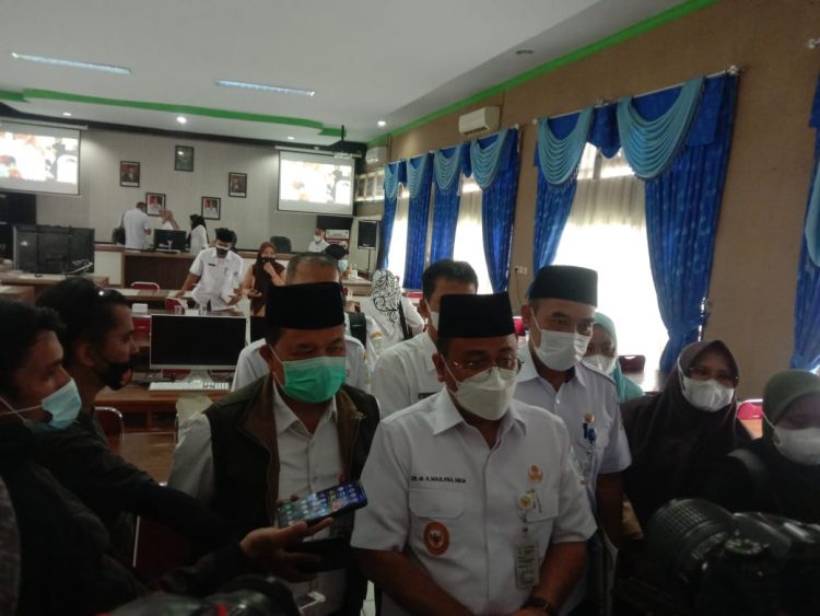 dr Maulan Wawako Jambi saat diwawancairi awak media/ foto: ichsan