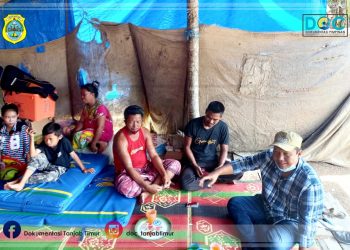 Bupati Romi saat Menemui korban kebakran