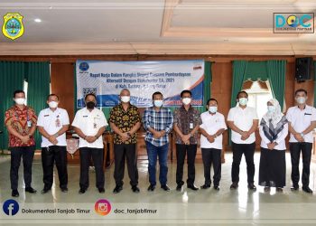 Bupati Romi (Tengah) saat raker bersama BNN