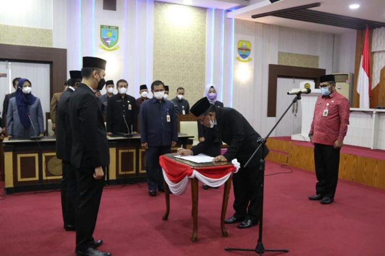 Wabub Jambi Lantik puluhan pejabat