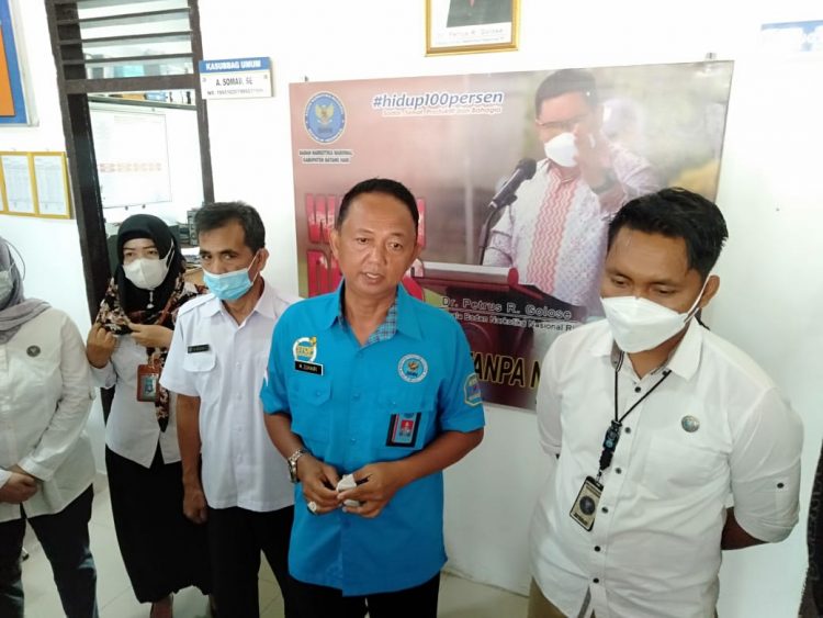 Kepala BNNK Batanghari AKBP M Zuhairi saat diwawancarai awak media