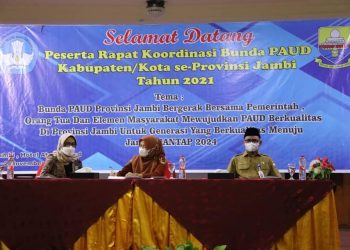 Hesti Al Haris (tengah)