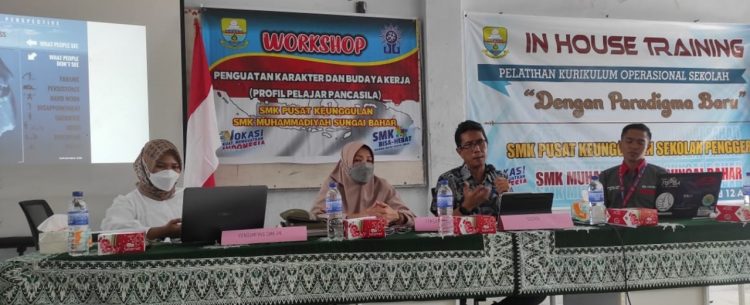 Sinsen Berikan Penguatan Karakter di SMK Muhammadiyah Bahar/ Foto: doc.ist