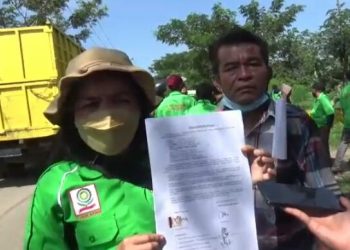 Buruh usai aksi di PT Djambi Waras/Foto: Ichsan