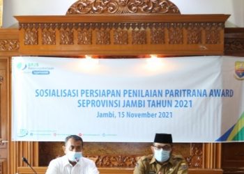 Sekda Provinsi Jambi Sudirman (kanan)