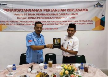 Dirut Bank Jambi El Hacon dan Plt Kadisdik Bukri