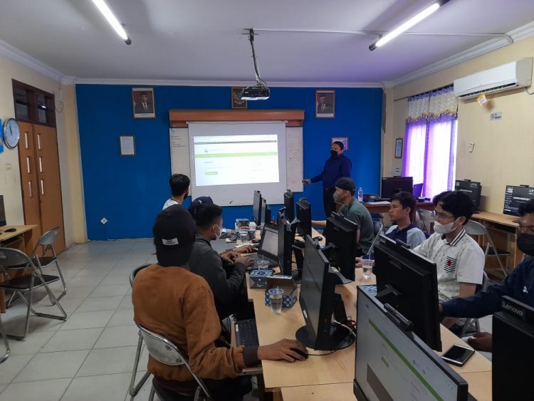 Kampus UNH Jambi Gelar Workshop  bertajuk tema Web Design Mudah dan Praktis.