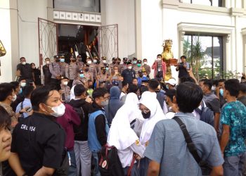 Aksi demo soal