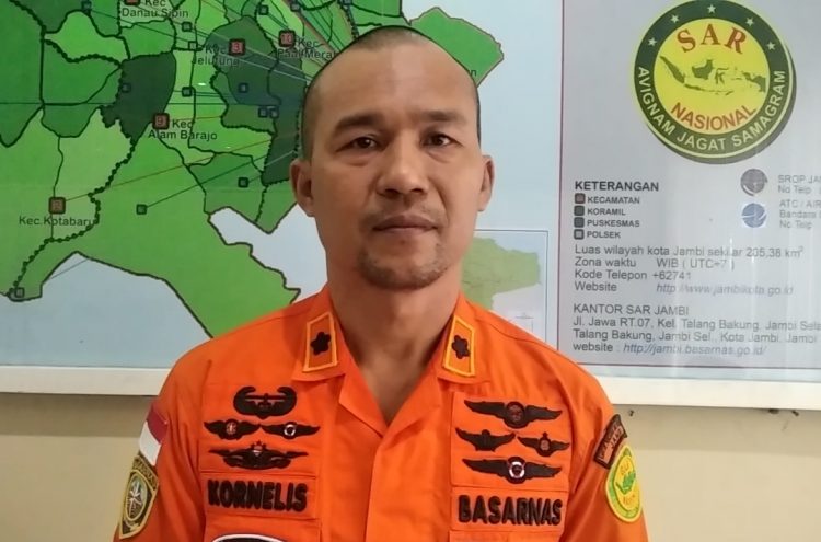 Kepala Sub Seksi Operasi Basarnas Jambi, Kornelis (Foto: doc.ist)