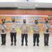 Kapolda Jambi Irjen Pol A Rachmad Wibowo, SIk memimpin langsung upacara Serah Terima Jabatan dua Pejabat Utama Polda Jambi dan dua Kapolres Jajaran Polda Jambi bertempat di lantai 4 Gedung Utama Mapolda Jambi, Rabu (05/1/22) (Foto: Doc.@humas)