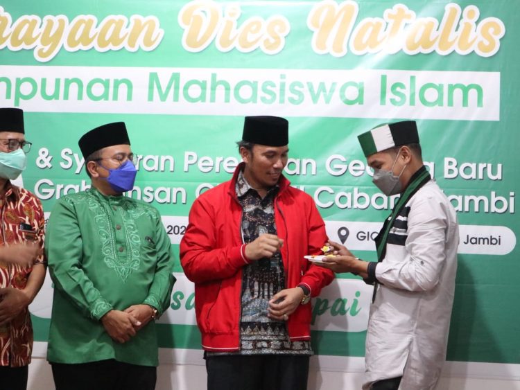 iKetua DPRD Edi Purwanto Hadiri Peresmian Gedung Baru HMI/ ist