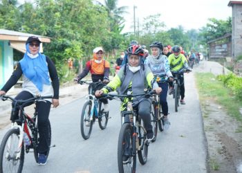Jaga Kebugaran, Bupati Asahan Gowes Bareng Ketua PKK dan OPD/ ist