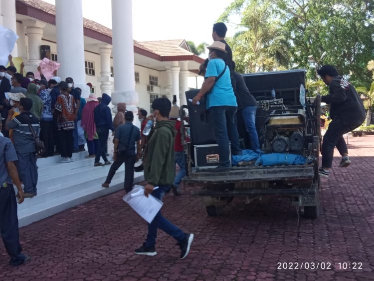 Tuntut Janji Politik, Massa Geruduk Kantor Bupati dan DPRD Asahan/ ist