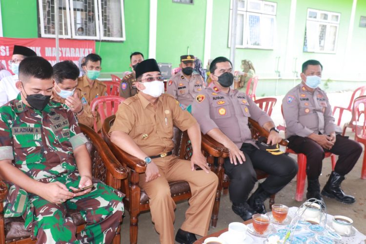 Bupati Tanjab Barat Ikuti Rapat Percepatan Vaksinasi Dengan Kapolri/ ist