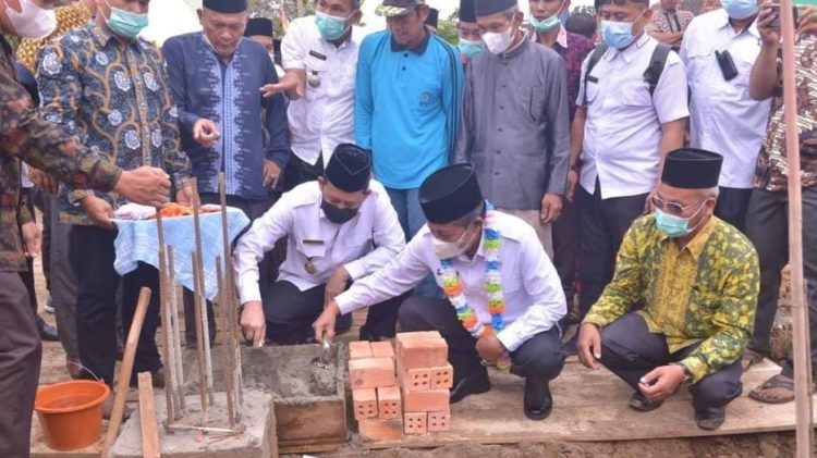 BBS Dampingi Sani Peletakan Batu Pertama Pembangunan Masjid di Desa Arang Arang/ AMPAR