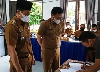 Sekda Sapril Hadiri Sertijab Camat Muara Sabak Barat/ AMPAR
