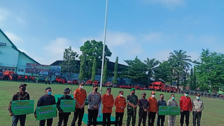 Apel Siaga Karhutlah di Lapangan Makorem 042 Gapu, Jumat (10/6)./ ampar