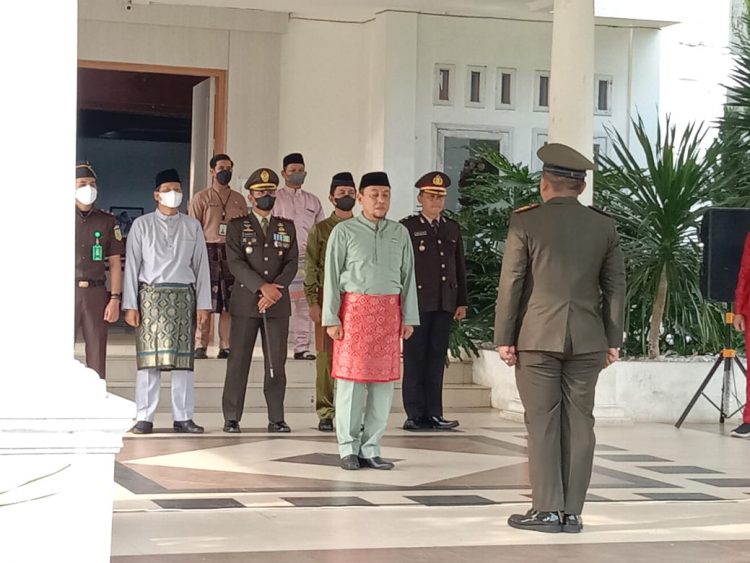 Sapril Pakai Baju Adat Teluk Belanga Dalam Upacara Hari Lahir Pancasila