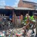 Pihak kecamatan Telanaipura, Kota Jambi mengeksekusi gudang barang bekas bikin resah warga/ doc.ist