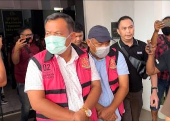 Ismail dan Tetap Sinulingga Dibawa ke Lapas kelas IIB Muara Tebo/ Foto: jambiindependen.co.id