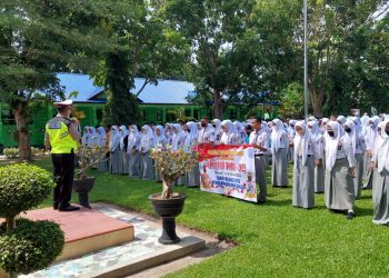 Personil Sat Lantas Polresta Deli Serdang laksanakan Pembinaan dan penyuluhan (Binluh) terkait Operasi Patuh Toba 2022/ampar