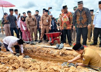 Awali Pembangunan MTs PN Tungkal Ulu, Gubernur Apresiasi Yayasan 3 Sekawan Soleh Al Mubarak
