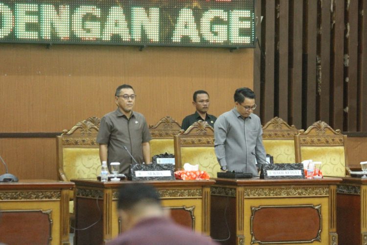 Sapril Sampaikan Dua Ranperda Inisiatif DPRD Tanjab Timur