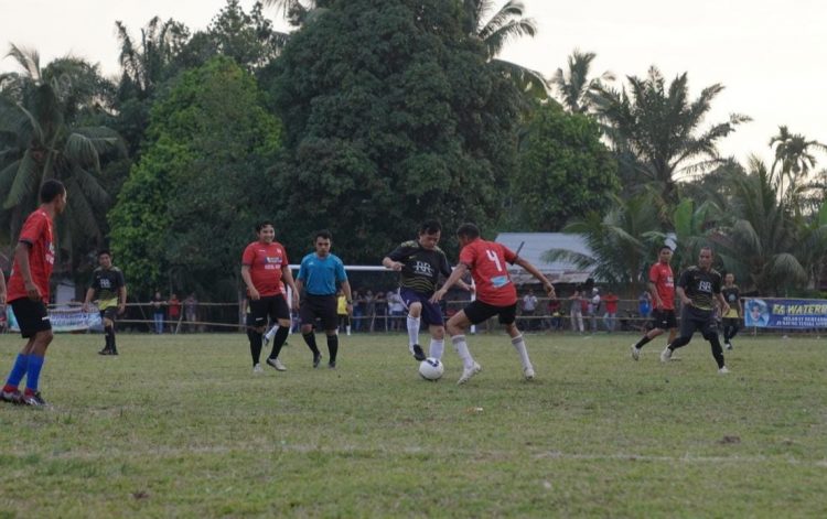 Al Haris Buka Turnamen Bola di Pamenang