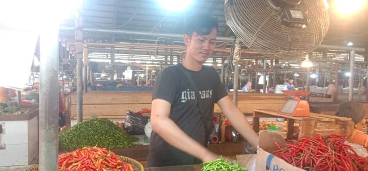 Pantauan harga cabai dipasar angso duo baru Jambi/ AMPAR