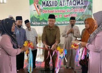 Cek Endra Resmikan Masjid At-Taqwa untuk Warga SAD