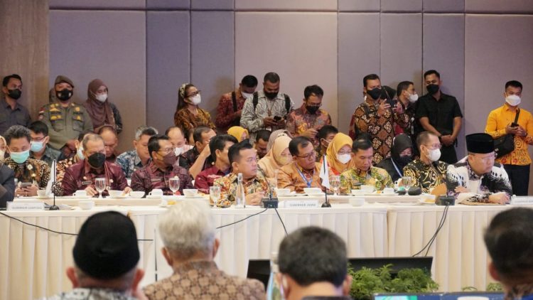 Dihadapan Gubernur se Sumatera, Al Haris Bicara Tol Sumatera, Harga Sawit dan Pelabuhan Ujung Jabung/ Foto: riky