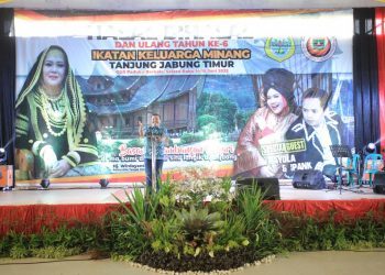 Bupati Tanjab Timur Romi Hariyanto saat menyampaikan sambutan/ doc.ist