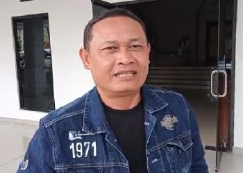 Joni Ismed, Anggota Komisi II DPRD Kota Jambi Saat Diwawancarai/ AMPAR