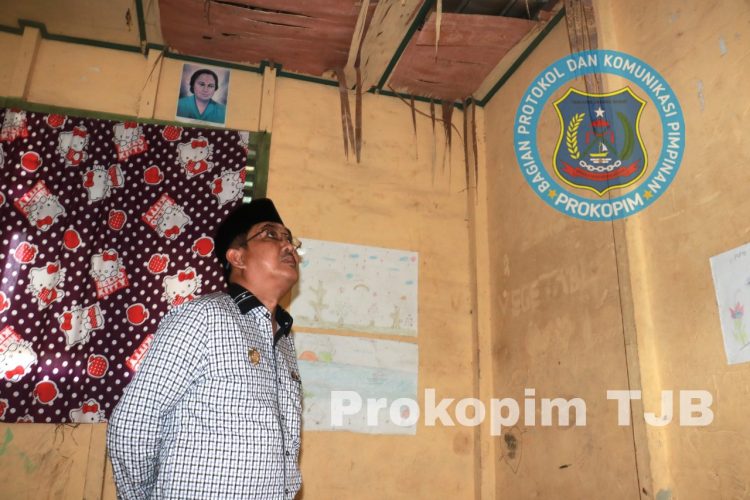 Bupati Tanjabbar Tegaskan Bangun Sekolah Rusak Menjadi Program Prioritas