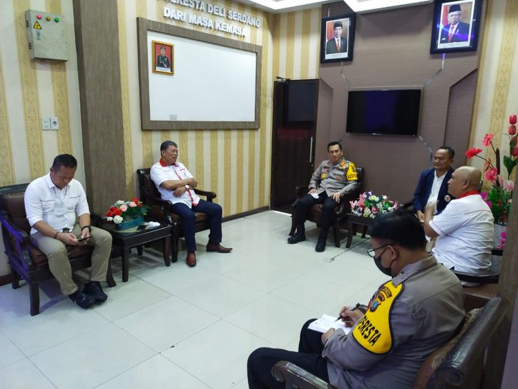 Kapolresta Deli Serdang Kombes Pol Irsan Sinuhaji, S.I.K, M.H menerima Audiensi Ketua KONI Kabupaten Deli Serdang Khairullah Siregar Spdi/ doc.ist