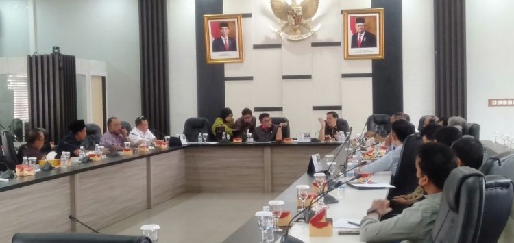 Hearing Komisi III DPRD Provinsi Jambi bersama Dinas PUPR Provinsi Jambi/ doc.ist
