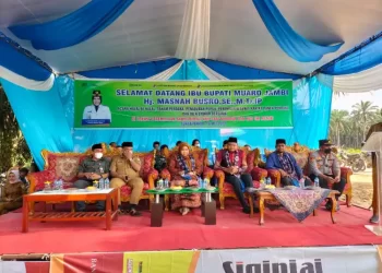 Yulia Dampingi Bupati Masnah Hadiri Halal Bihalal dan Tanam Perdana Progran PSR KUD di Sei Bahar