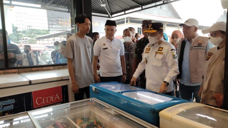 Al Haris Gubbernur Jambi saat sidak di Pasar Angso Duo/ Foto: Riki