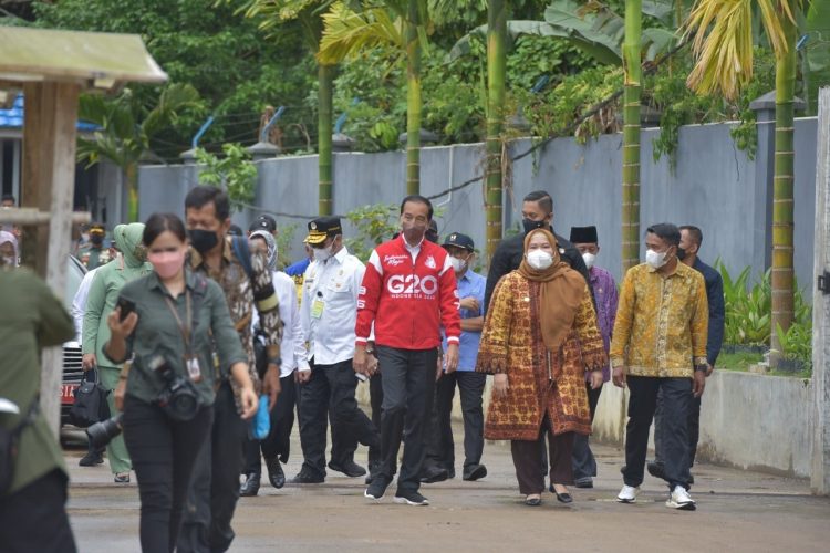 Pemkab Muaro Jambi Bersama Pemprov Jambi Mendampingi Kunker Presiden Indonesia Ir. H. Joko Widodo