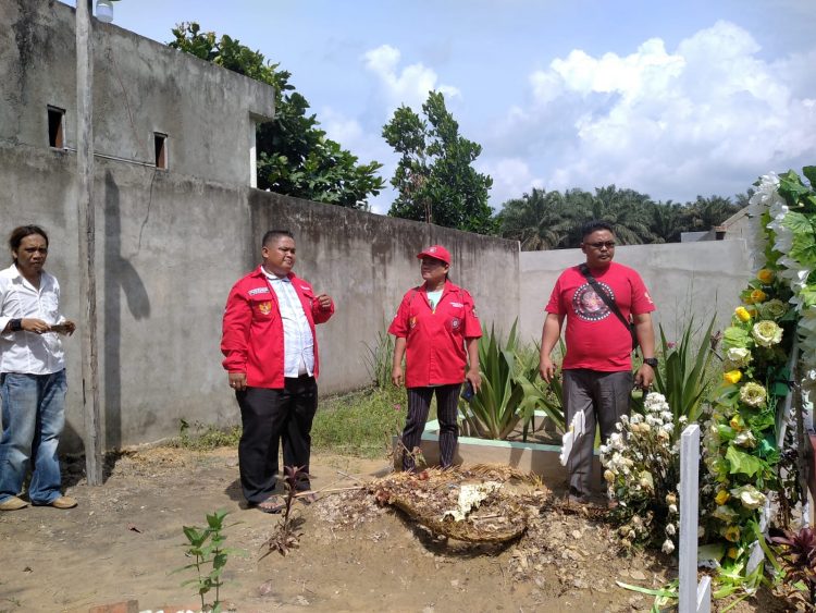 Pihak Keluarga Jaga Ketat Makam Brigadir J untuk Autopsi Ulang/ Foto: sn