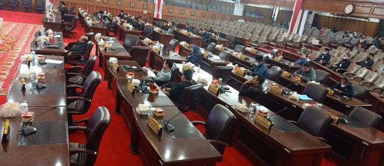22 anggota dewan tidak hadur di paripurna DPRD Jambi/AMPAR