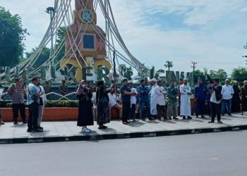 Aliansi Masyarakat Anti Maksiat Aksi di Tugu Keris/AMPAR