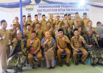 Pelantikan Ketua Tim Penggerak PKK Sekaligus Pengukuhan Kepala Desa Sebagai Pemangku Adat