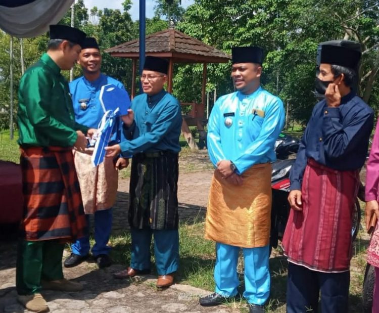 Bupati Batanghari Muhammad Fadhil Arief buka secara resmi acara Workshop dan Serahkan Kendaraan Oprasional LAD Batanghari