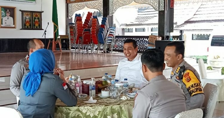 Bupati M Fadhil Arief bersama Kapolda Jambi serta unsur Forkopimda Batanghari menggelar rapat bersama